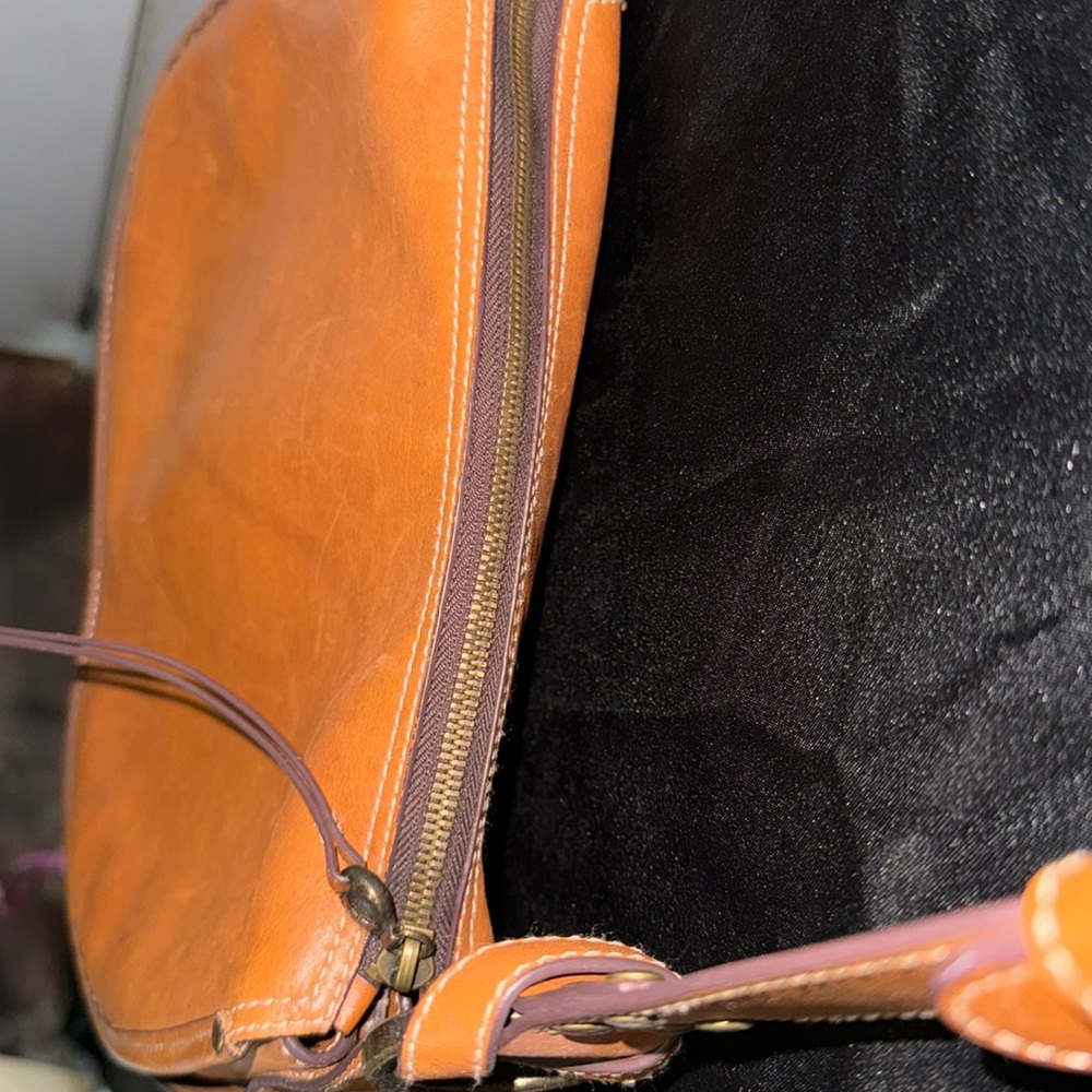 Like new barely used HOBO purse